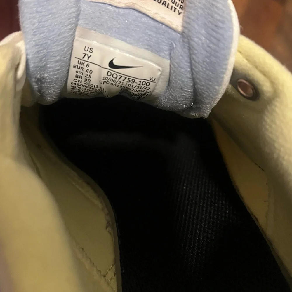 RETRO Pastel Nike Kids Pastel Sneakers - Picture 8 of 9